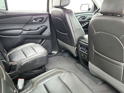 Used 2021 Chevrolet Traverse RS FWD image 36
