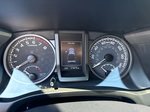 Used 2023 Toyota Tacoma TRD Off-Road w/ Technology Package image 17