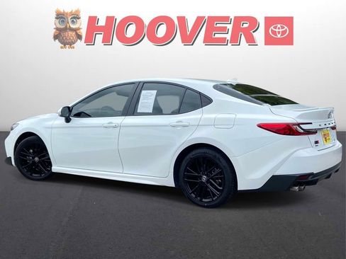 Used 2025 Toyota Camry SE FWD image 8