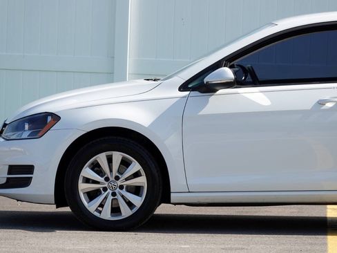 Used 2015 Volkswagen Golf TDI S FWD image 9