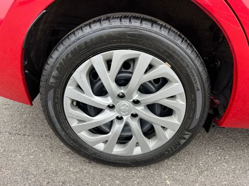 Used 2018 Toyota Corolla LE FWD image 28