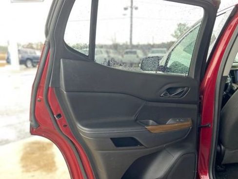 Used 2020 GMC Acadia SLE image 22