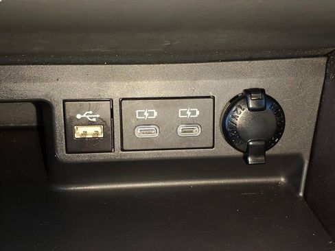 Used 2024 Toyota Highlander XLE image 22