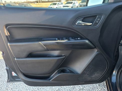 Used 2020 Chevrolet Colorado LT w/ LT Convenience Package image 12