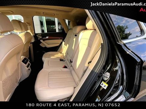 Used 2023 Audi Q5 2.0T Premium w/ Convenience Package AWD/4WD image 18