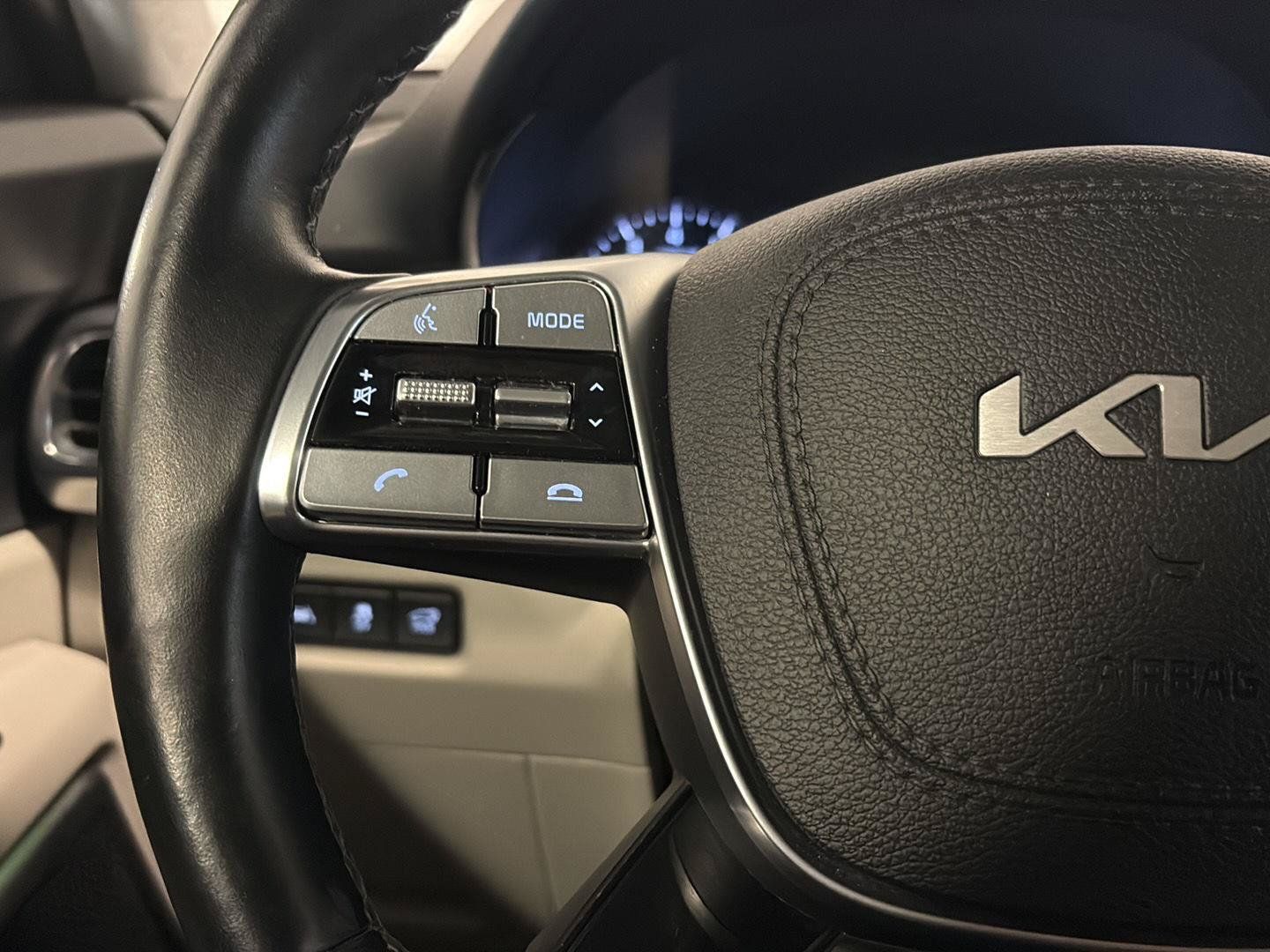 Used 2022 Kia Telluride SX w/ SX Prestige Package AWD/4WD image 18