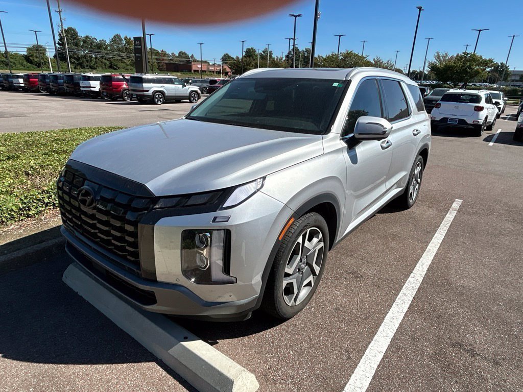 Used 2024 Hyundai Palisade SEL w/ Premium Package FWD image 1