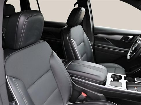 Used 2025 Buick Enclave Preferred image 21