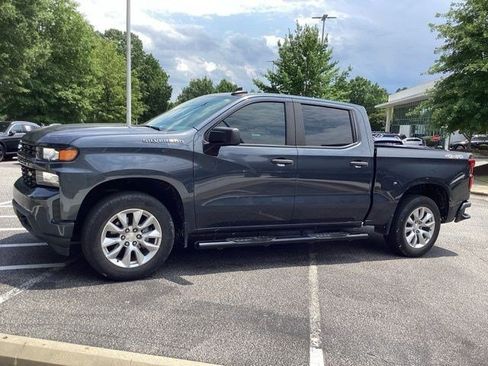 Used 2022 Chevrolet Silverado 1500 Custom w/ Safety Confidence Package AWD/4WD image 1