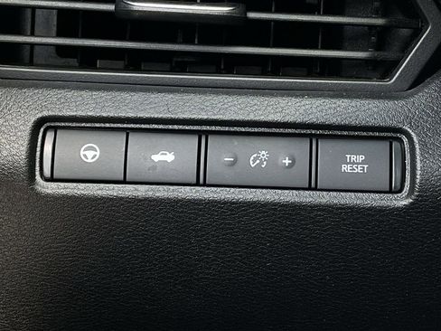 Used 2024 Nissan Altima 2.5 SV w/ SV Premium Package FWD image 20