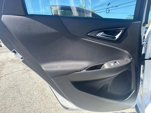 Used 2016 Chevrolet Malibu LT image 16