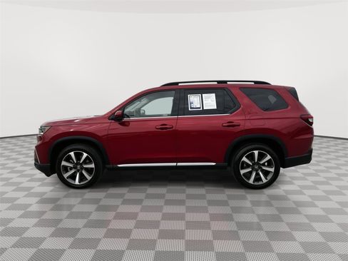 Certified 2024 Honda Pilot Elite image 3