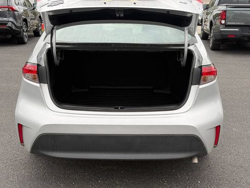 Used 2023 Toyota Corolla LE FWD image 5