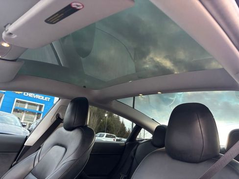 Used 2023 Tesla Model 3 Standard Range image 21