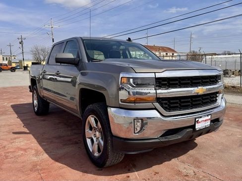 Used 2017 Chevrolet Silverado 1500 LT w/ All Star Edition image 3