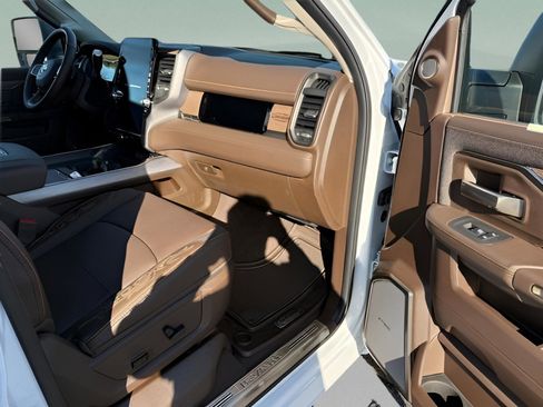 New 2026 RAM 2500 Limited AWD/4WD image 13