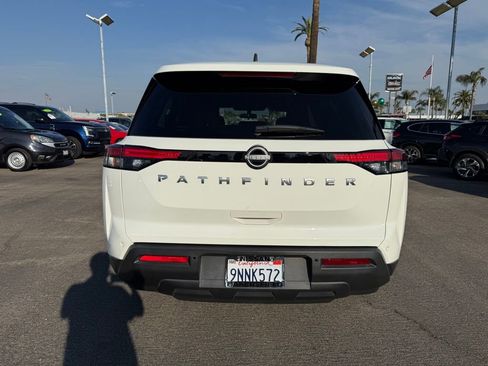 Certified 2024 Nissan Pathfinder S image 5