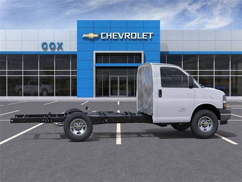 New 2025 Chevrolet Express 3500 w/ Power Convenience Package image 5