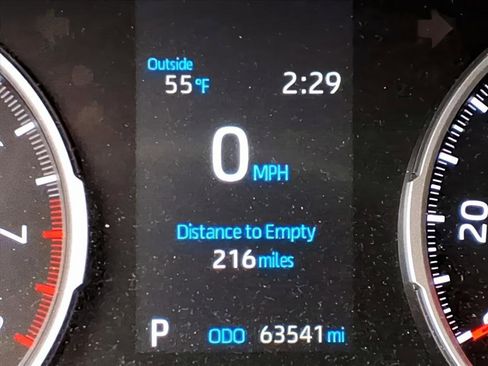 Certified 2020 Toyota RAV4 XLE image 24