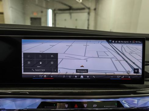 Used 2026 BMW 750e xDrive image 17