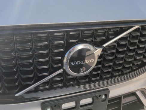 Used 2025 Volvo XC60 B5 Plus w/ Climate Package image 12