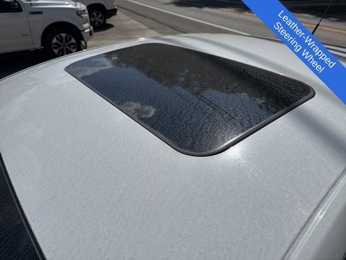 Used 2014 Ford Fusion SE w/ Equipment Group 202A image 12