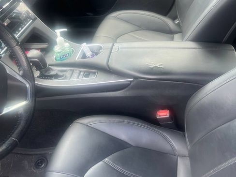 Used 2020 Toyota Avalon XLE w/ Moonroof Package FWD image 9