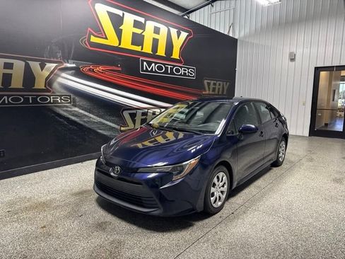 Used 2023 Toyota Corolla LE FWD image 1