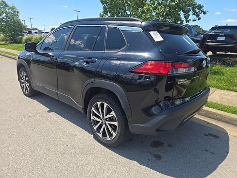 Used 2022 Toyota Corolla Cross XLE AWD/4WD image 4