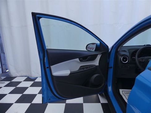 Used 2022 Hyundai Kona SEL FWD image 23