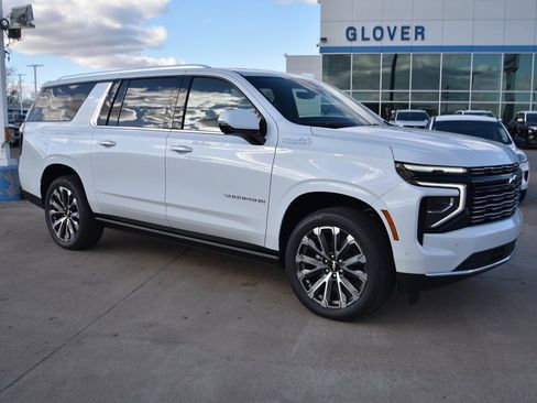 New 2026 Chevrolet Suburban High Country image 1