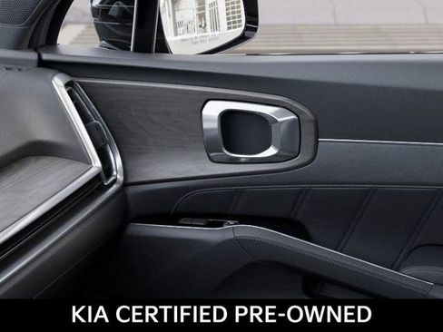 Certified 2025 Kia Sorento SX Prestige AWD/4WD image 25