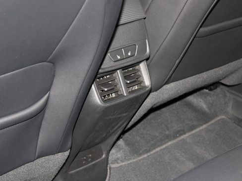 Used 2025 Chevrolet Equinox RS w/ Safety and Technology Package FWD image 27
