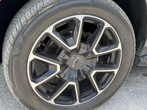Used 2022 Chevrolet Tahoe RST w/ Luxury Package RWD image 9