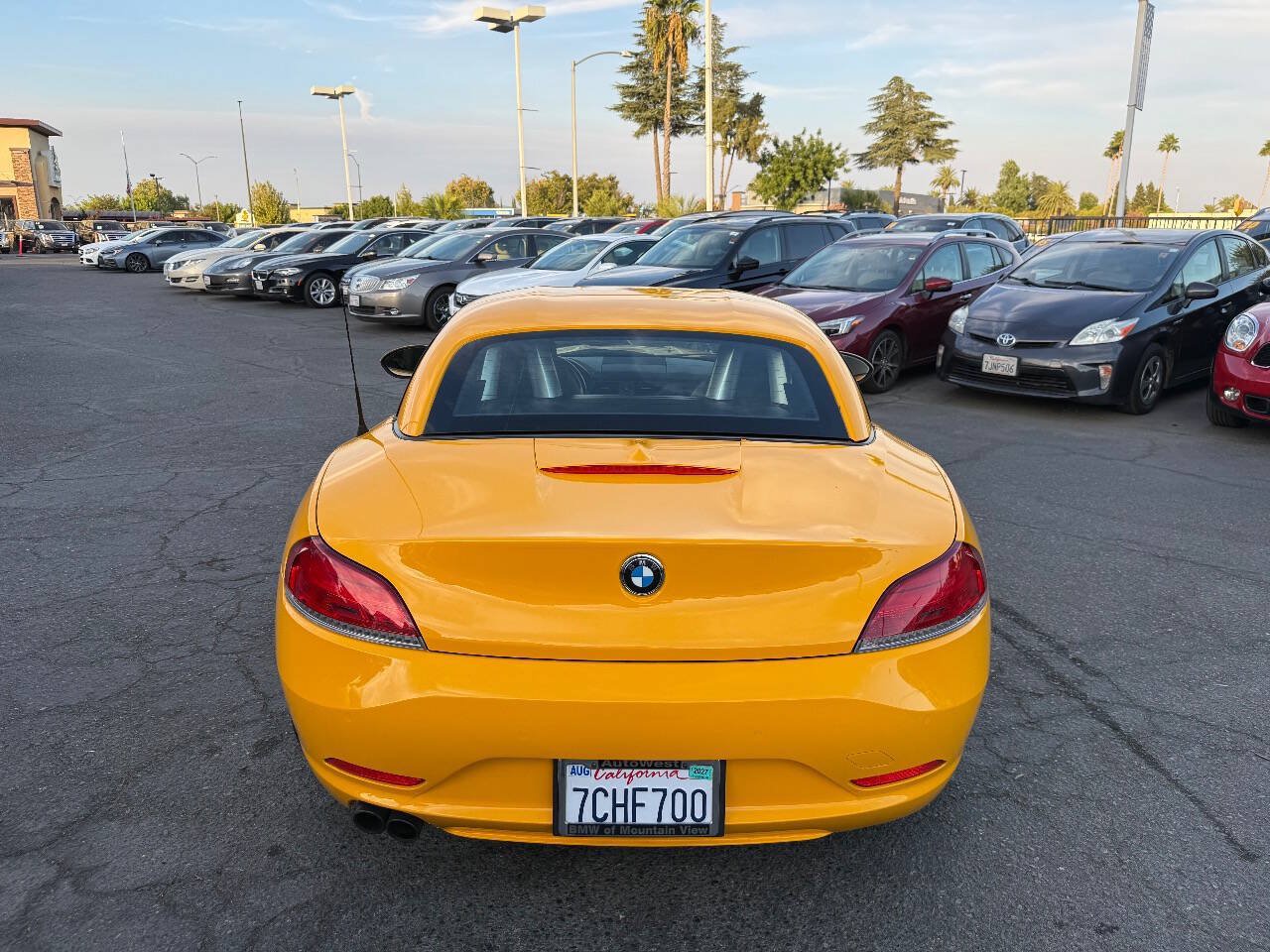 Used 2012 BMW Z4 sDrive28i w/ Exclusive Citrus Yellow Pkg RWD image 24