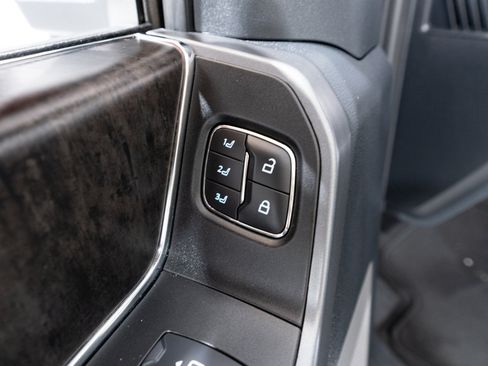 Used 2025 Ford F250 Lariat AWD/4WD image 16