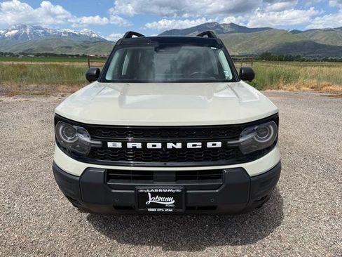 Used 2025 Ford Bronco Sport Outer Banks w/ Outer Banks Tech Package+ AWD/4WD image 2