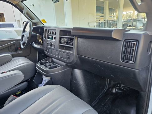 New 2025 GMC Savana 3500 Work Van w/ Power Convenience Package image 20