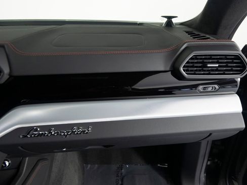 Used 2024 Lamborghini Urus S AWD/4WD image 32
