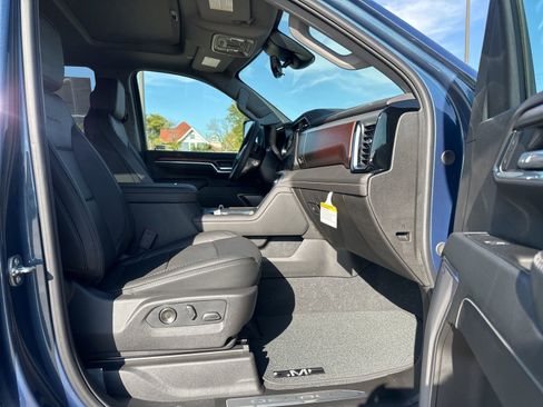 New 2026 GMC Sierra 3500 Denali w/ Denali Reserve Package image 23