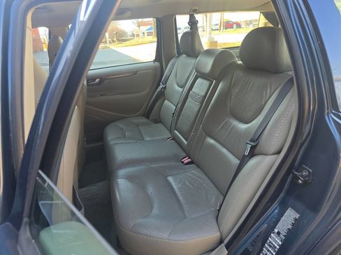 Used 2005 Volvo XC70 image 16