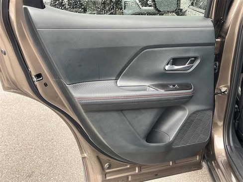 Certified 2025 Nissan Kicks SR image 24