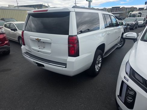 Used 2017 Chevrolet Suburban LT AWD/4WD image 4