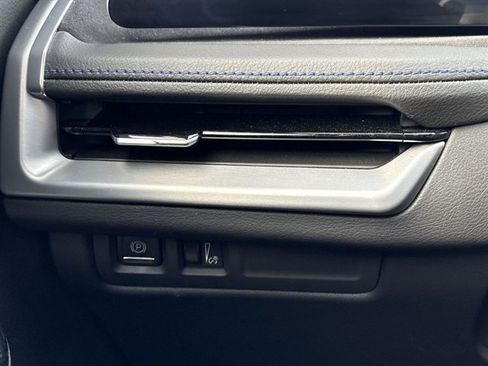 Used 2025 Cadillac XT4 Sport image 18