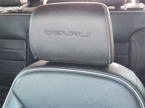 Used 2023 GMC Acadia Denali image 22