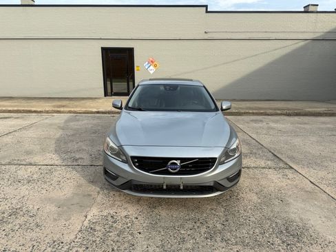 Used 2018 Volvo S60 T5 Dynamic w/ Vision Package FWD image 2