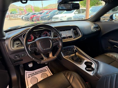 Used 2015 Dodge Challenger SRT Hellcat RWD image 12