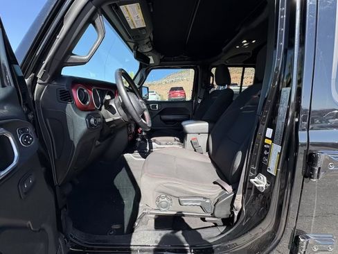 Used 2021 Jeep Wrangler Unlimited Rubicon AWD/4WD image 9