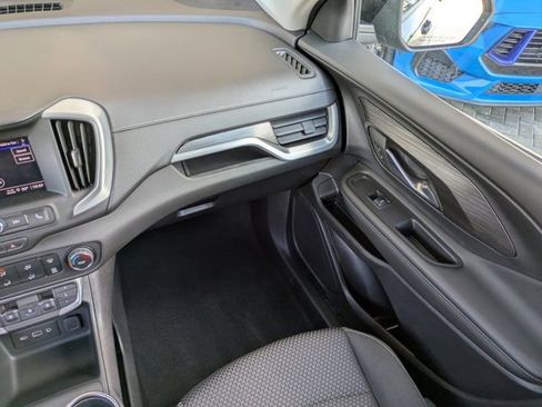 Used 2024 GMC Terrain SLE image 14