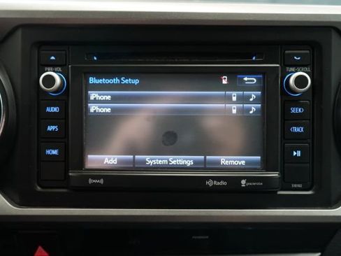 Used 2017 Toyota Tacoma SR5 AWD/4WD image 30